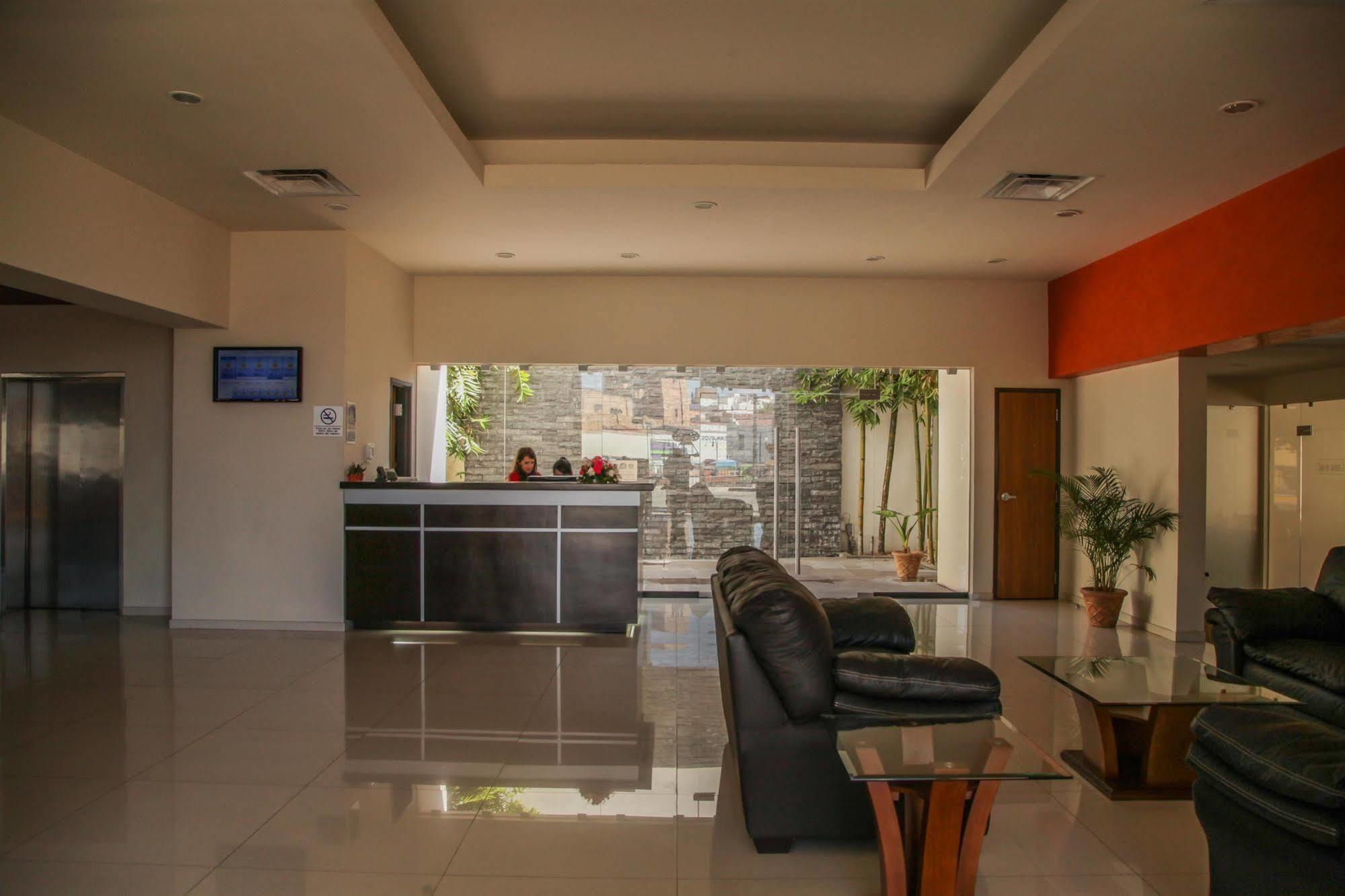 Best Western Plus La Mina Parral Interior photo