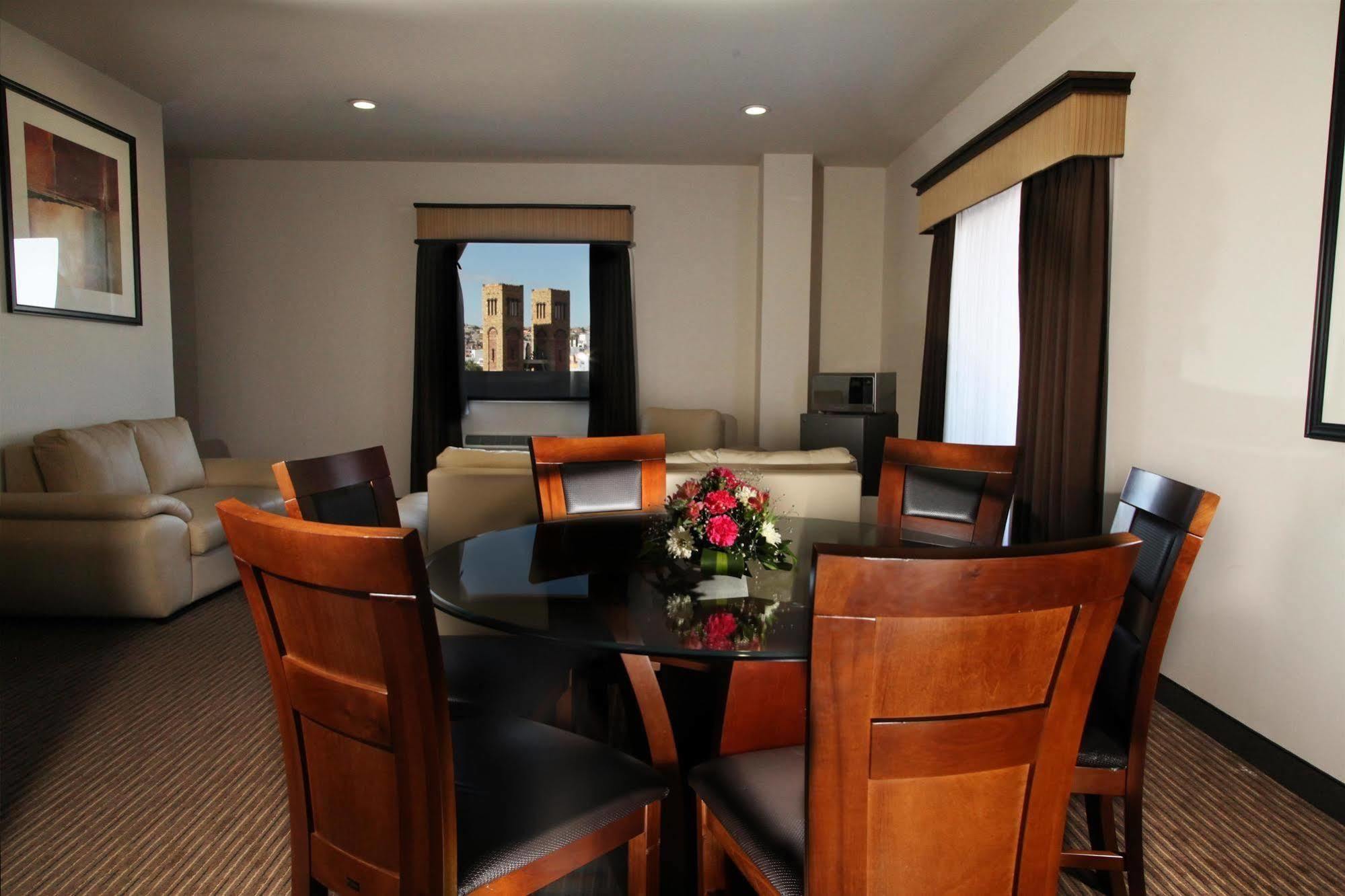 Best Western Plus La Mina Parral Interior photo